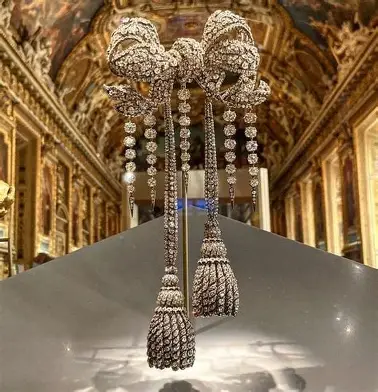 bodice brooch